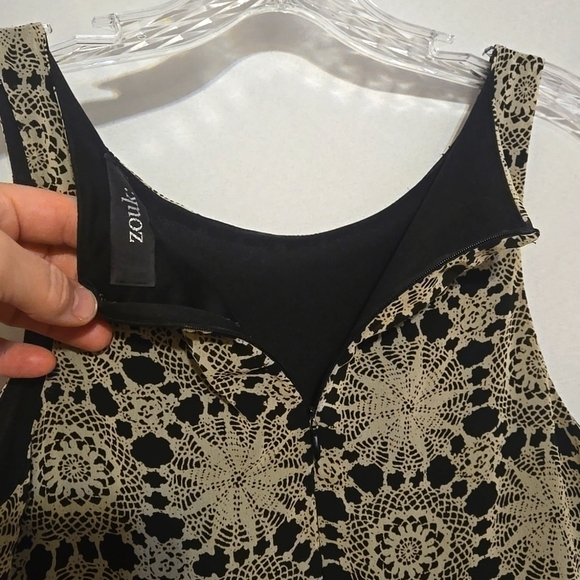 Zouk:, Dress, Sm, Sheer, Fully lined, Pleated, Sleeveless, Scoop neckline, Print - Picture 10 of 10